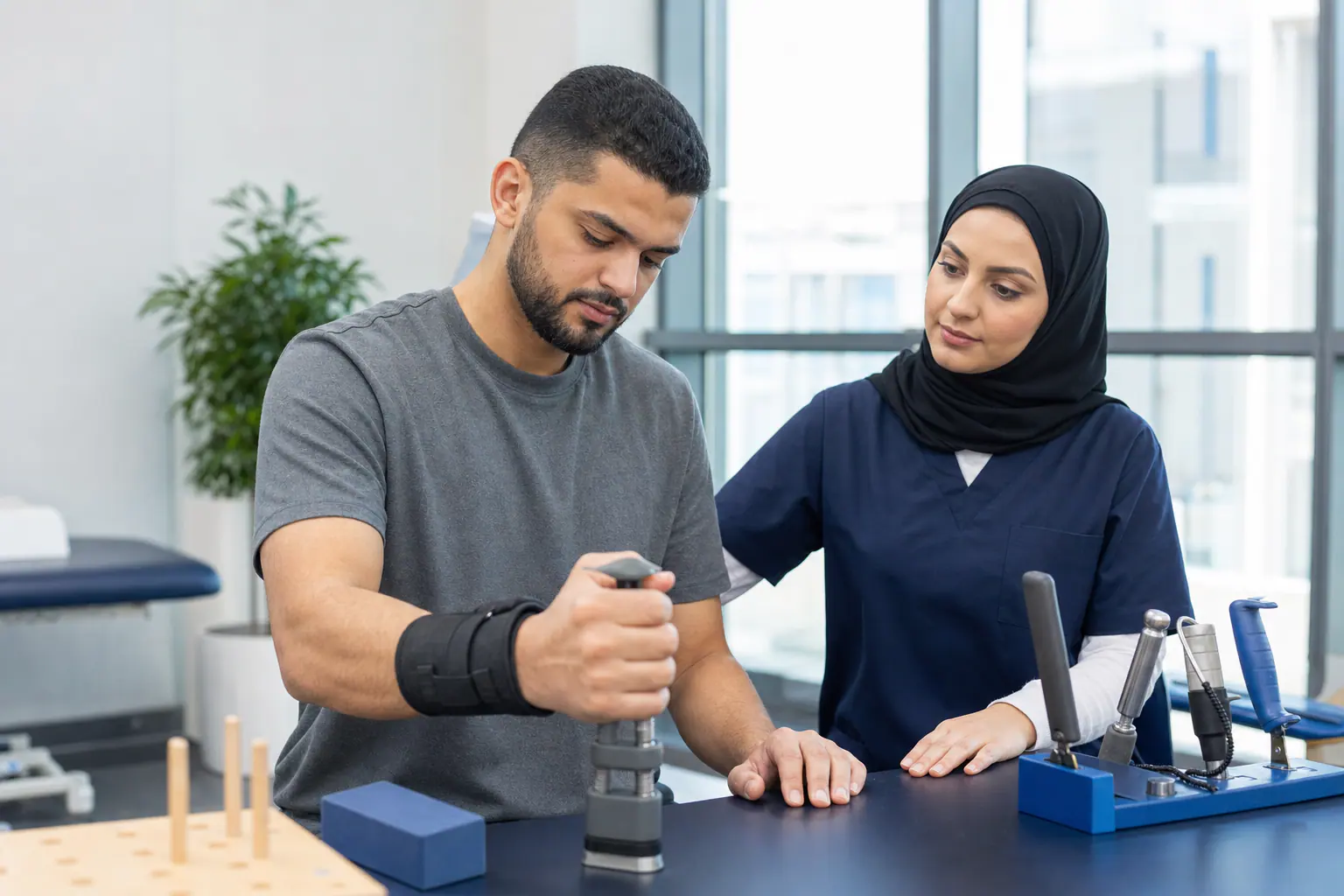 العودة للعمل بعد إصابة اليد أو الذراع